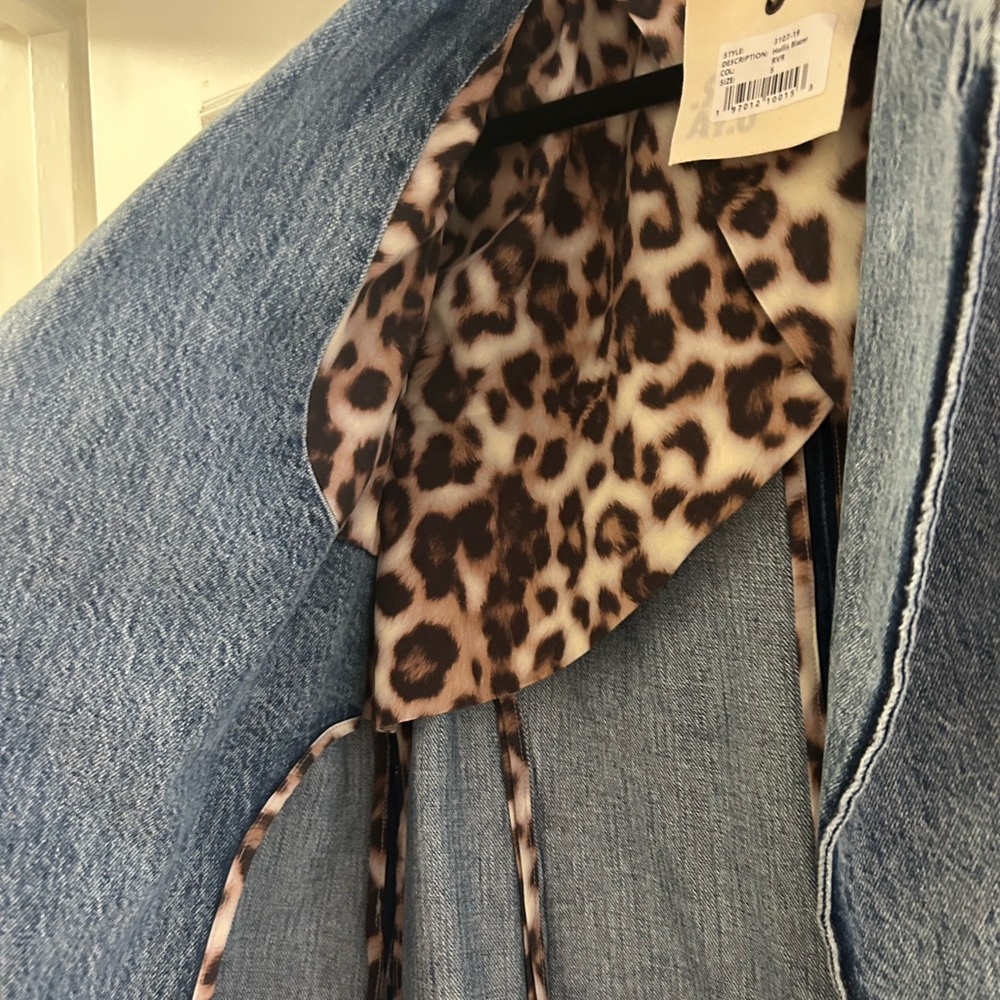 SER.O.YA Hollis Blazer Distressed Blue Denim Jacket with Leopard Lining - Picture 3 of 6